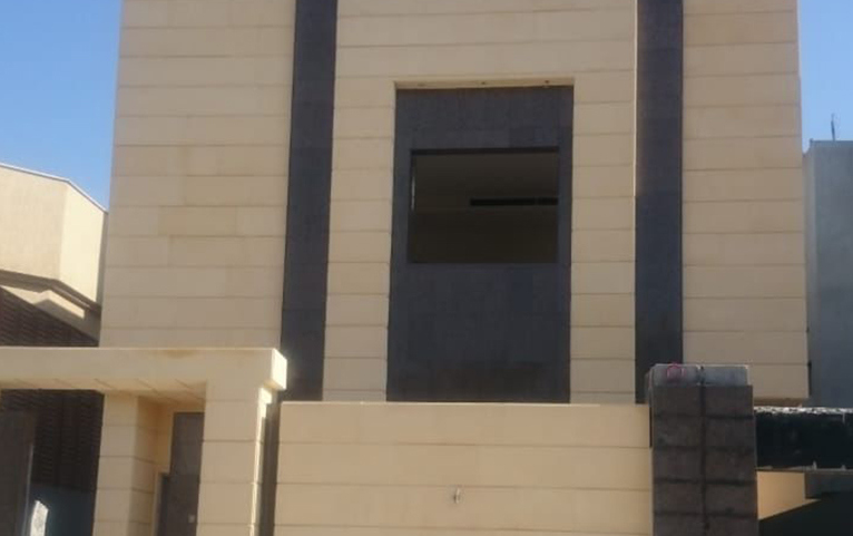Contrasting facade finishes
